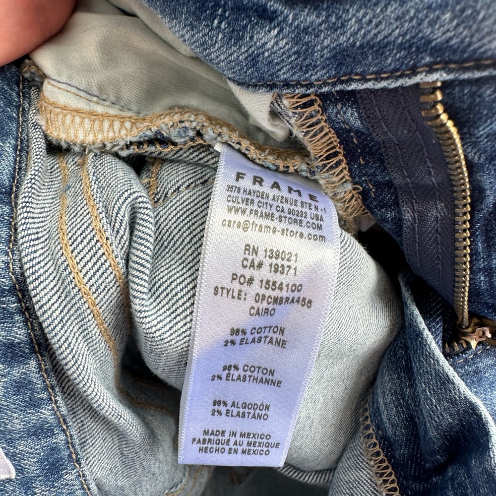 LAST CHANCE! FRAME Denim Le Crop Mini Boot No Rips Jeans in Cairo, Size 26 - Picture 9 of 10